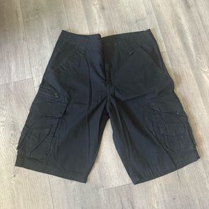 Men’s black cargo shorts size 33